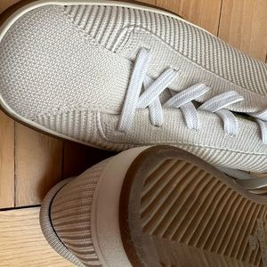 Rothy's Vanilla Lace Up Sneaker Shoes Size 10